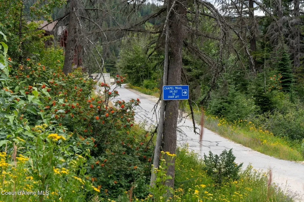 Nna Hemlock Lane Sandpoint ID 83864