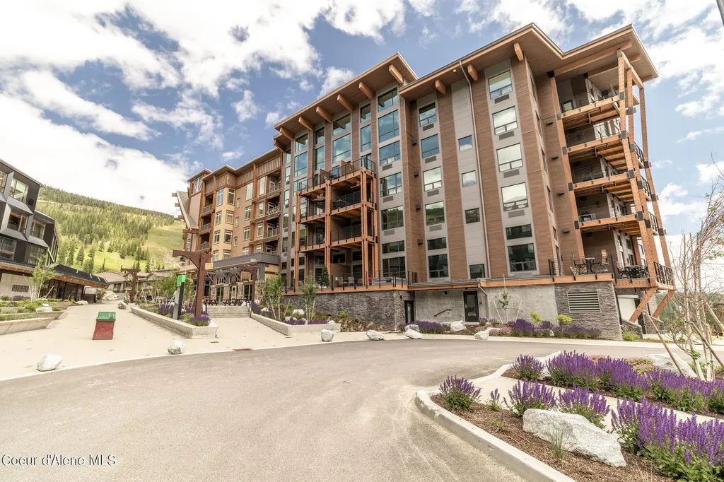 124 Village Lane Sandpoint ID 83864