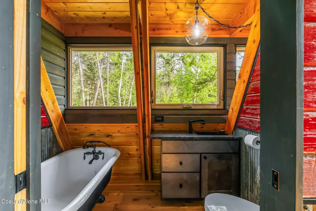 45 Rascals Road Sandpoint ID 83864