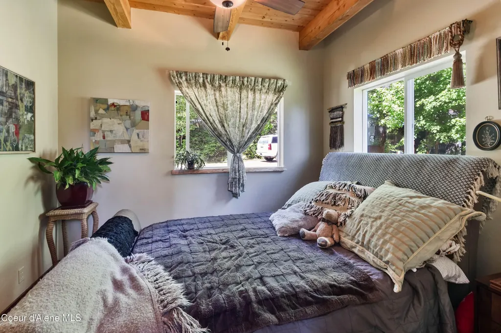 181 Spring View Lane Sagle ID 83860