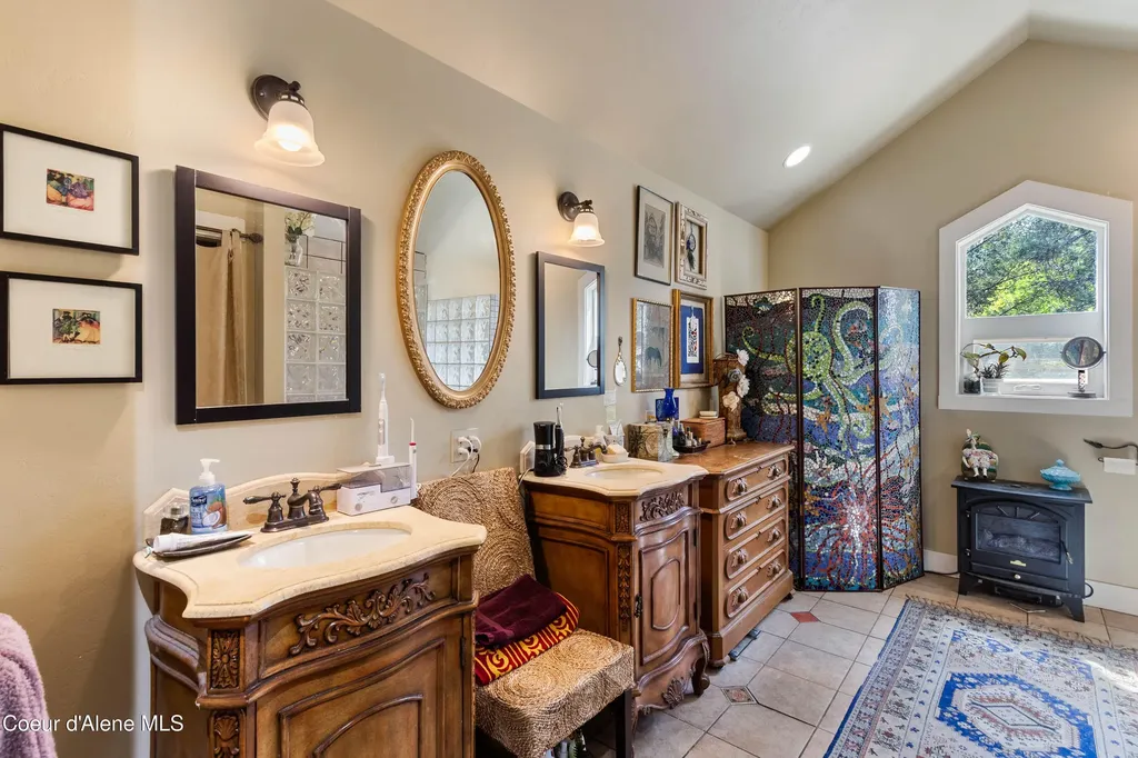 181 Spring View Lane Sagle ID 83860