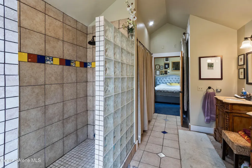 181 Spring View Lane Sagle ID 83860