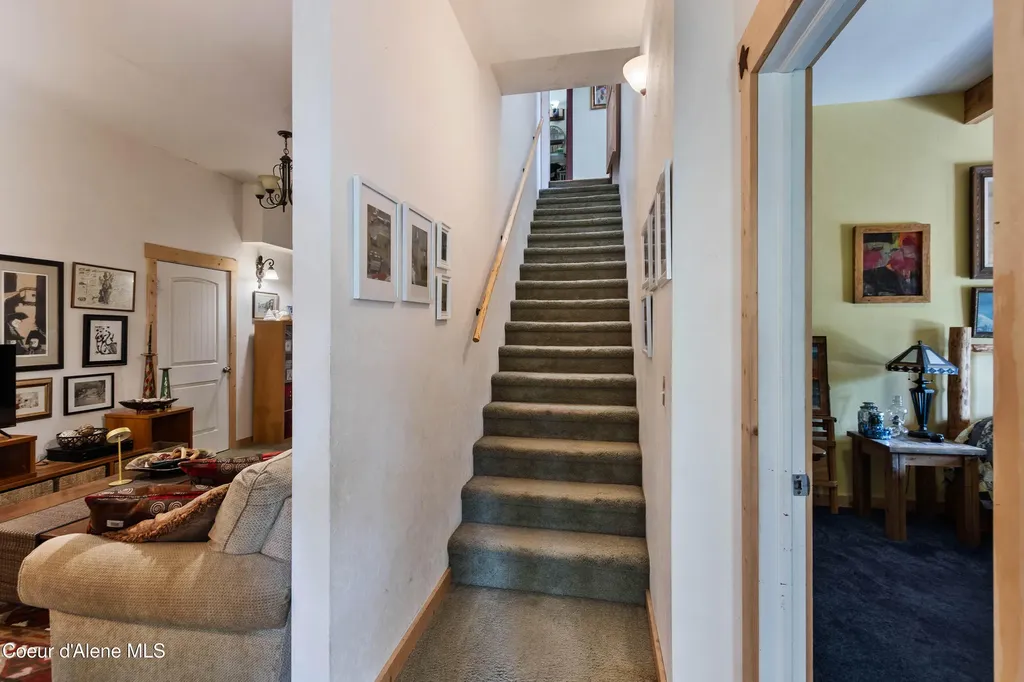 181 Spring View Lane Sagle ID 83860