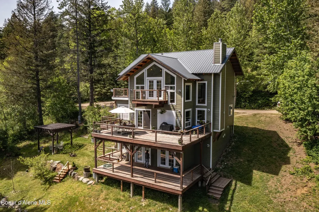 181 Spring View Lane Sagle ID 83860