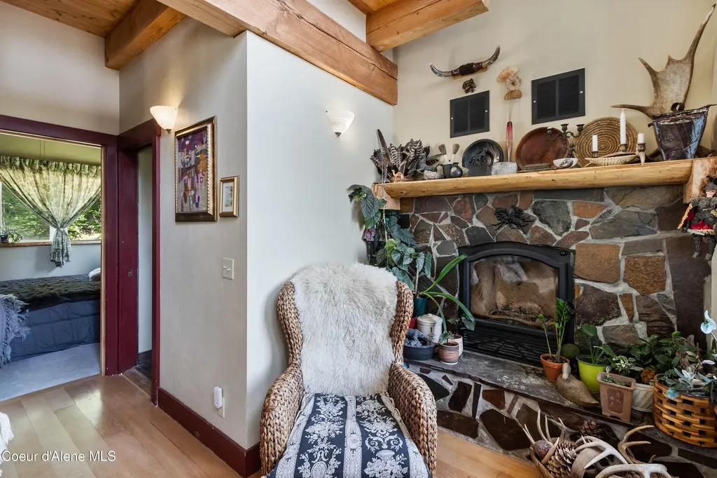 181 Spring View Lane Sagle ID 83860
