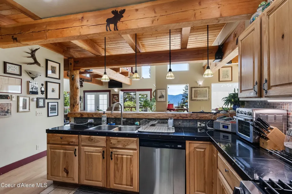 181 Spring View Lane Sagle ID 83860