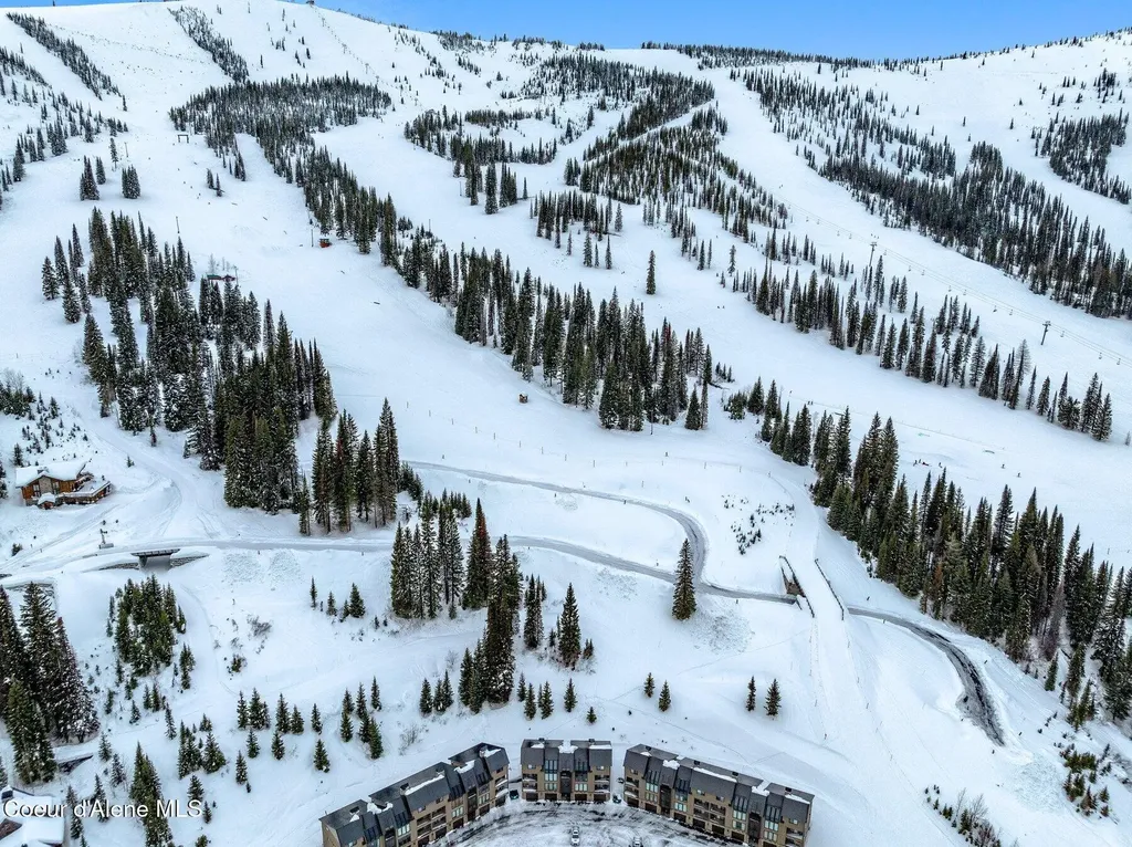 Crystal View L2 B4 Sandpoint ID 83864