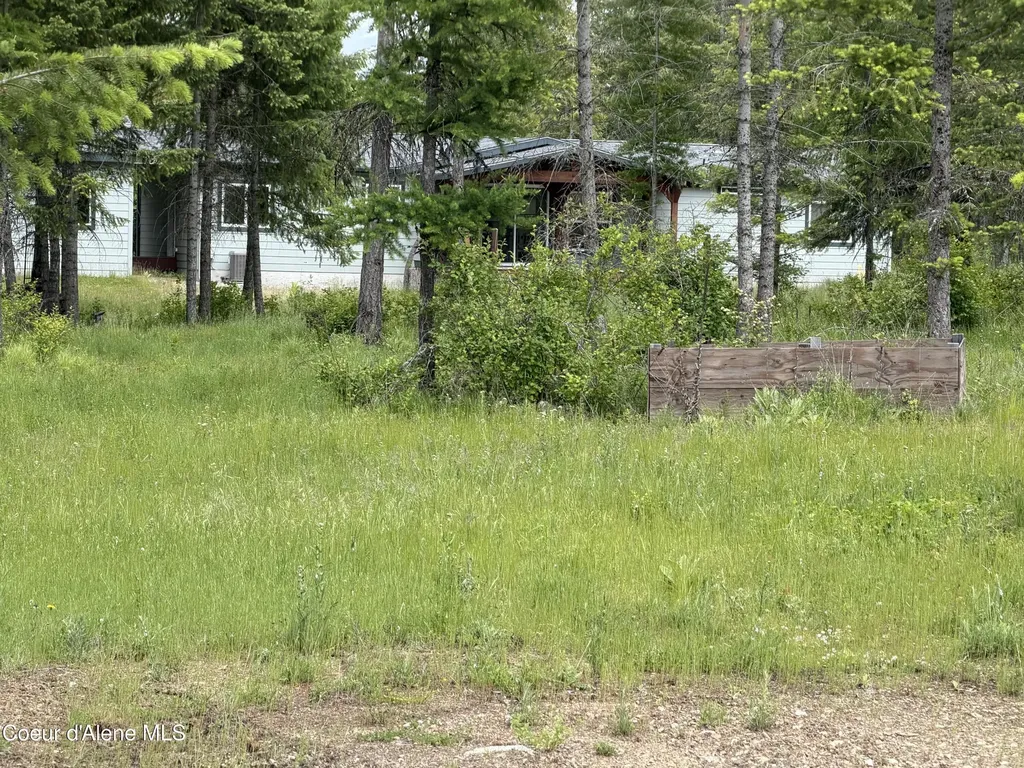 12572 E Parks Road Athol ID 83801