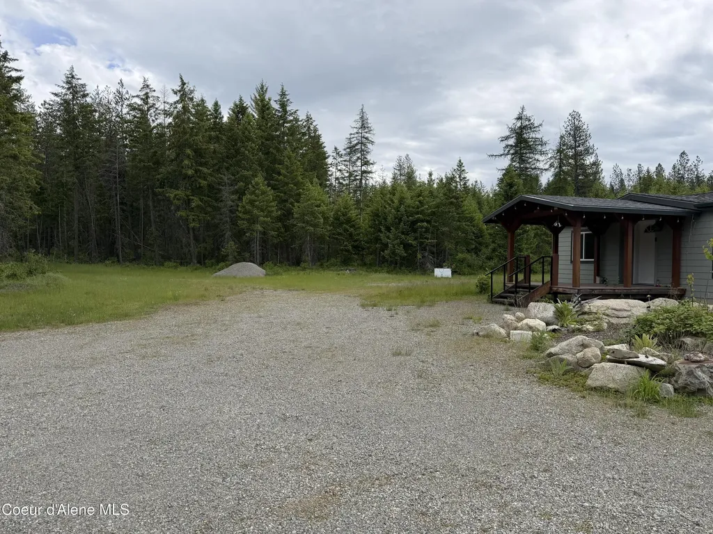 12572 E Parks Road Athol ID 83801