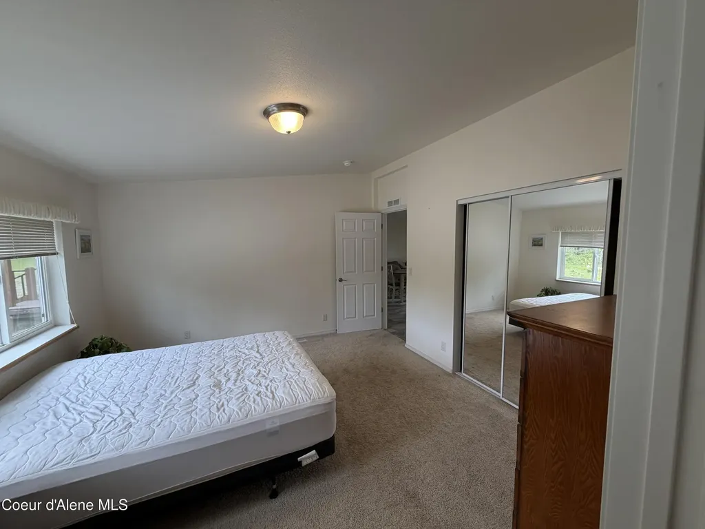 12572 E Parks Road Athol ID 83801