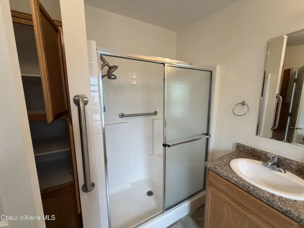 12572 E Parks Road Athol ID 83801