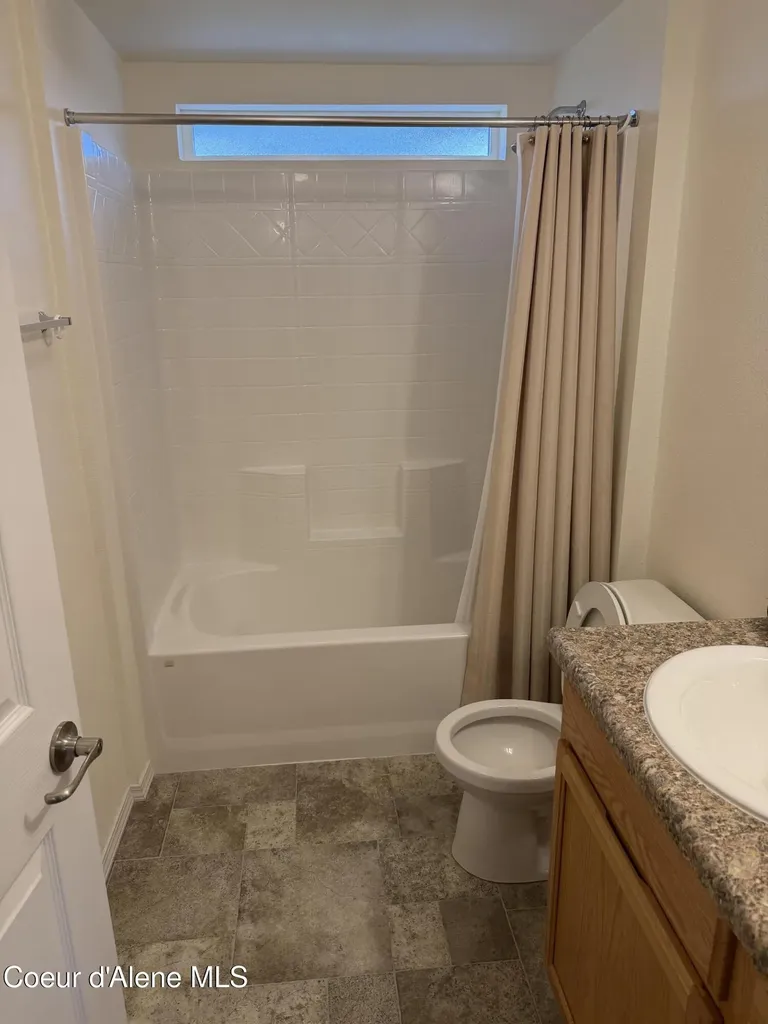 12572 E Parks Road Athol ID 83801