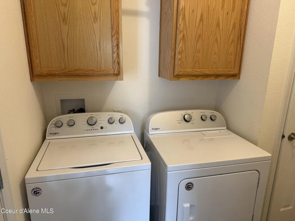 12572 E Parks Road Athol ID 83801