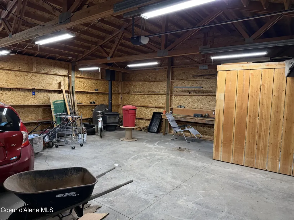 12572 E Parks Road Athol ID 83801