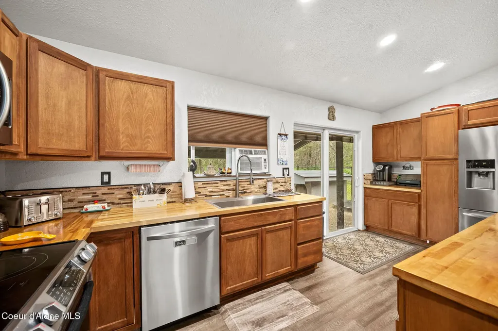 7777 Kelso Lake Road Priest River ID 83856