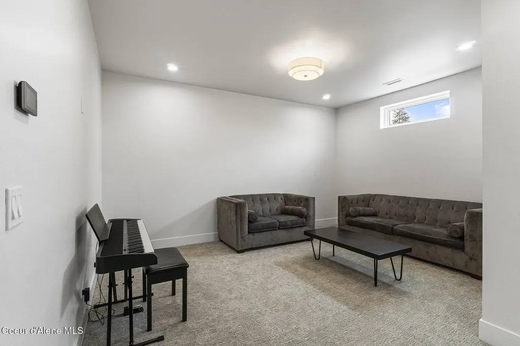 9116 N Raintree Lane Hayden ID 83835