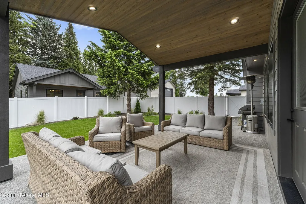 9116 N Raintree Lane Hayden ID 83835