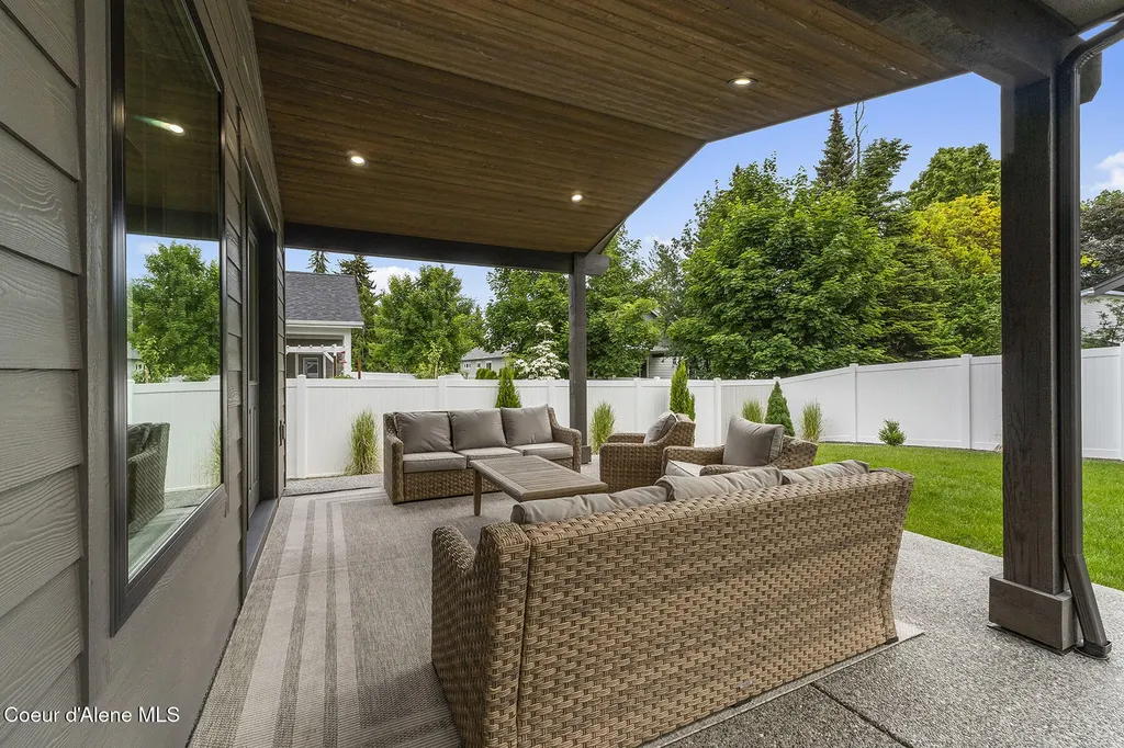 9116 N Raintree Lane Hayden ID 83835
