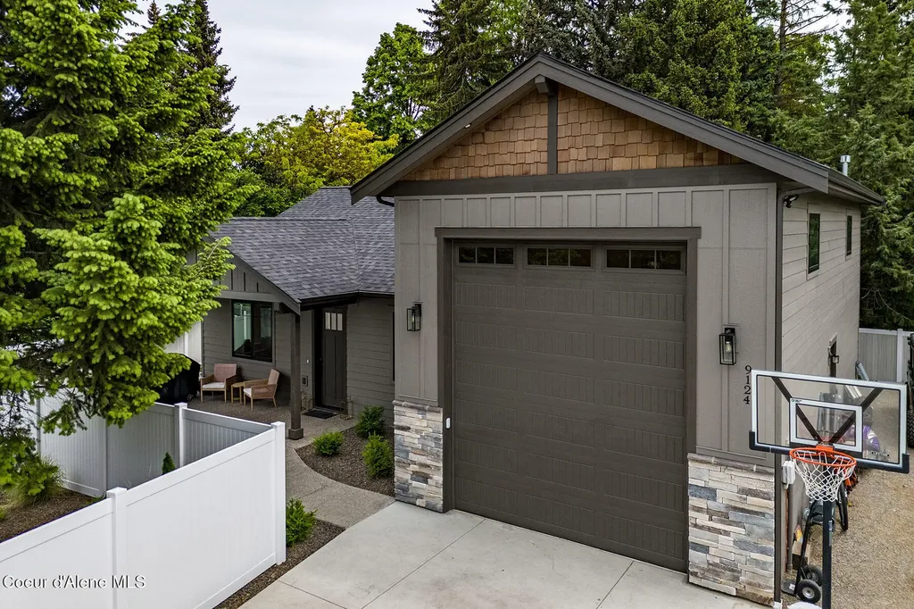 9116 N Raintree Lane Hayden ID 83835