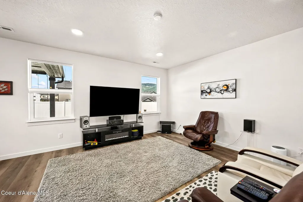 16026 N Hadley Loop Rathdrum ID 83858