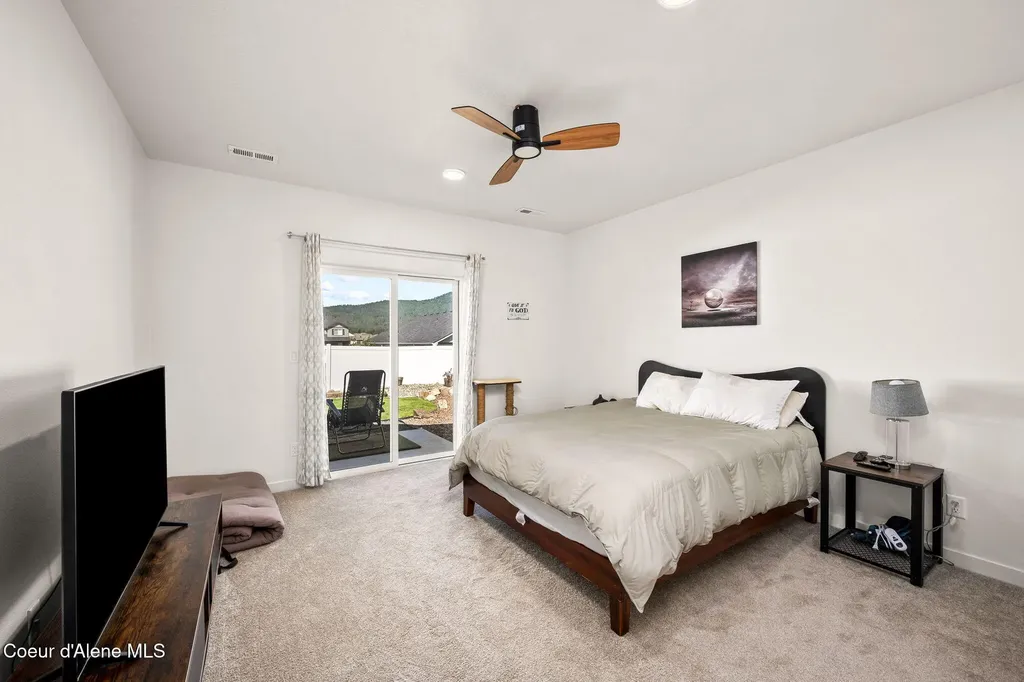 16026 N Hadley Loop Rathdrum ID 83858