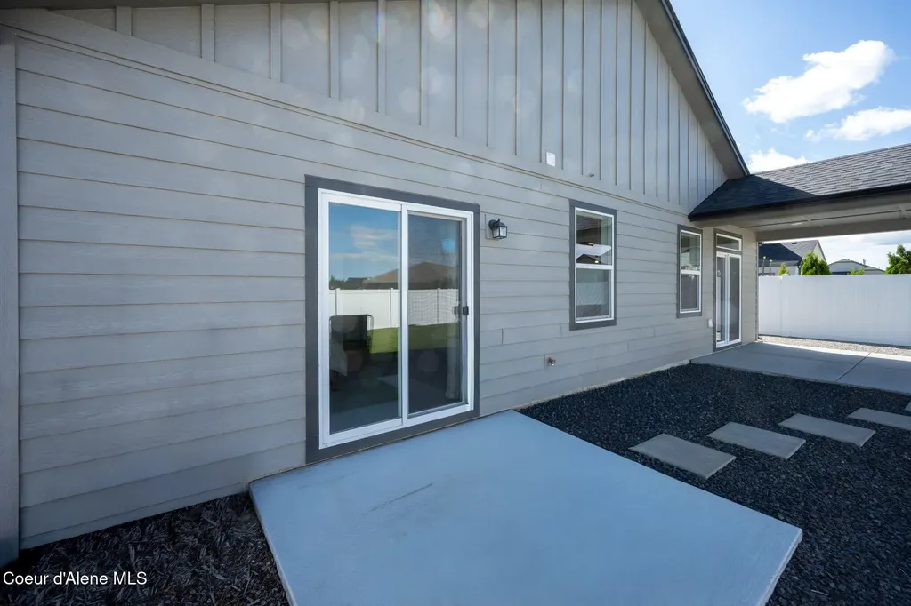 16026 N Hadley Loop Rathdrum ID 83858