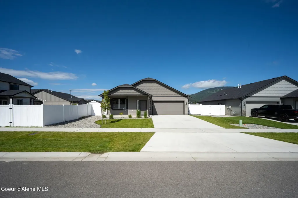 16026 N Hadley Loop Rathdrum ID 83858