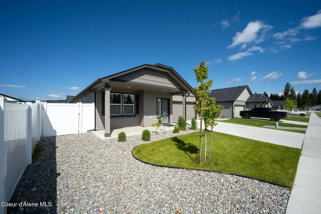 16026 N Hadley Loop Rathdrum ID 83858