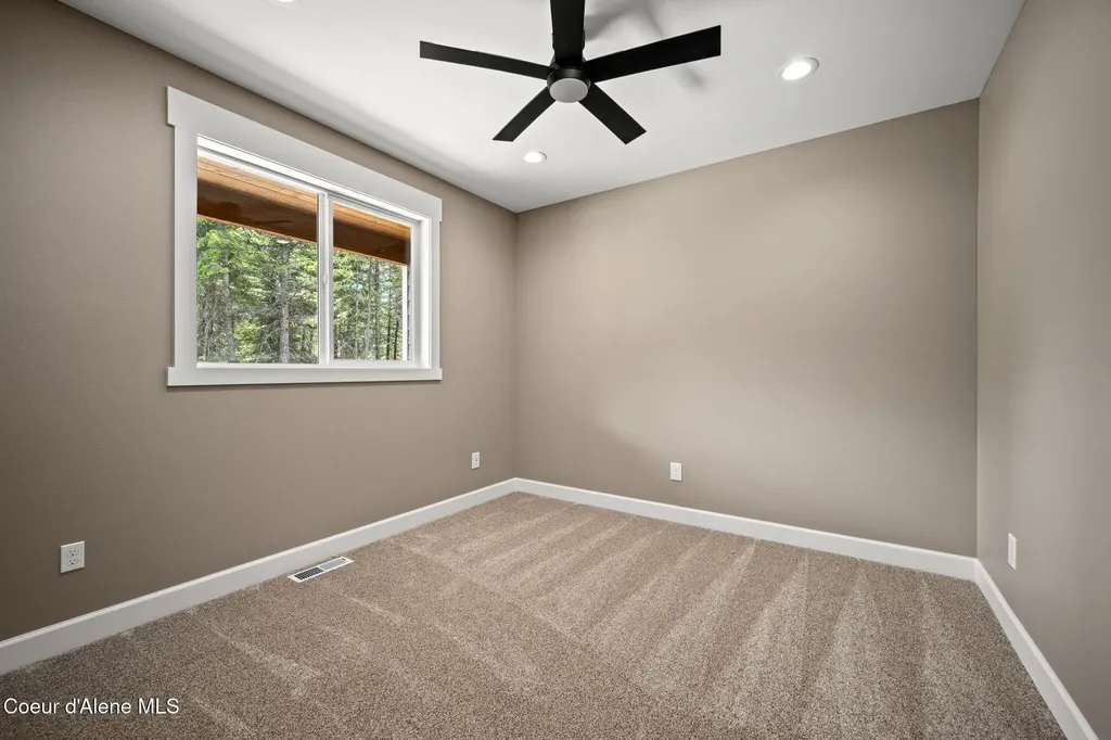 32926 N 10th Avenue Spirit Lake ID 83869