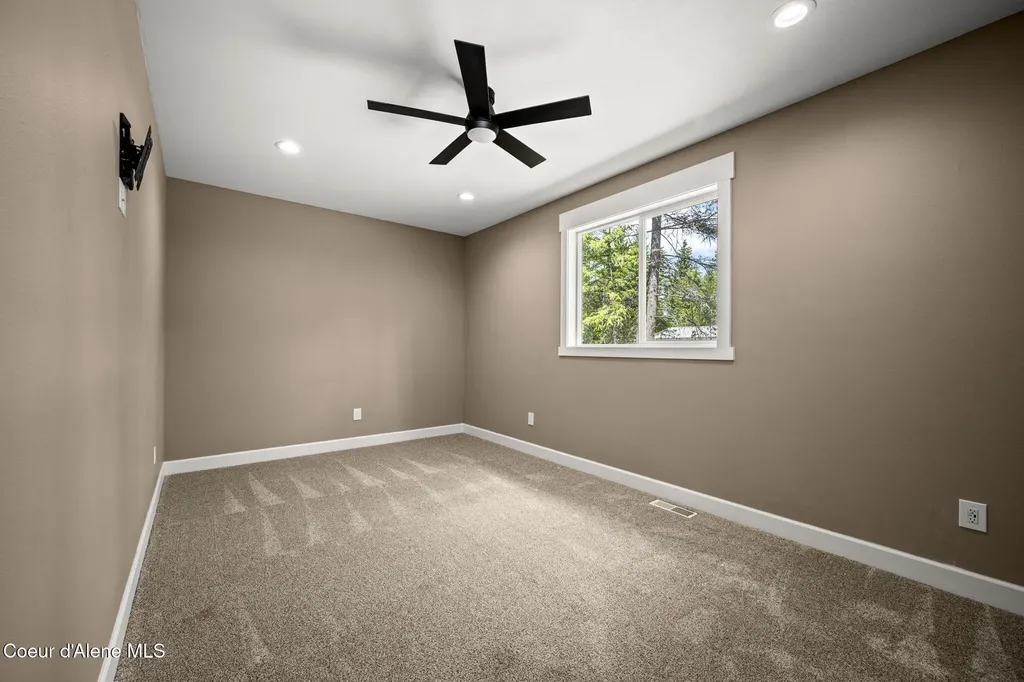 32926 N 10th Avenue Spirit Lake ID 83869