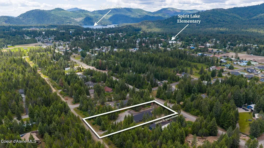 32926 N 10th Avenue Spirit Lake ID 83869