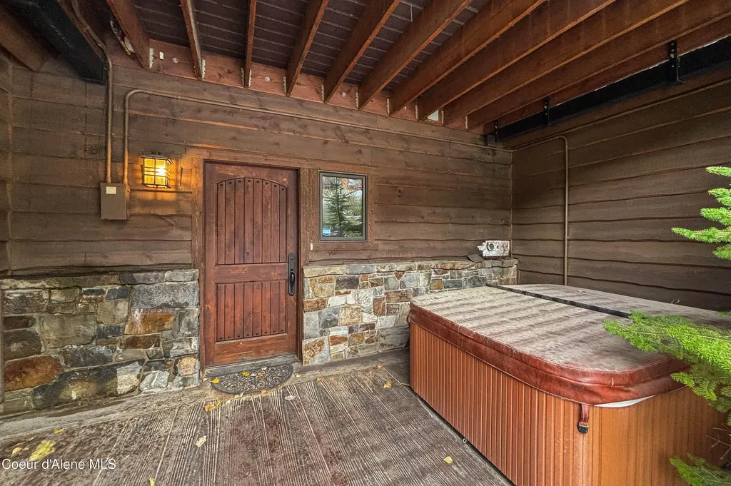 38 Avalanche Road Sandpoint ID 83864