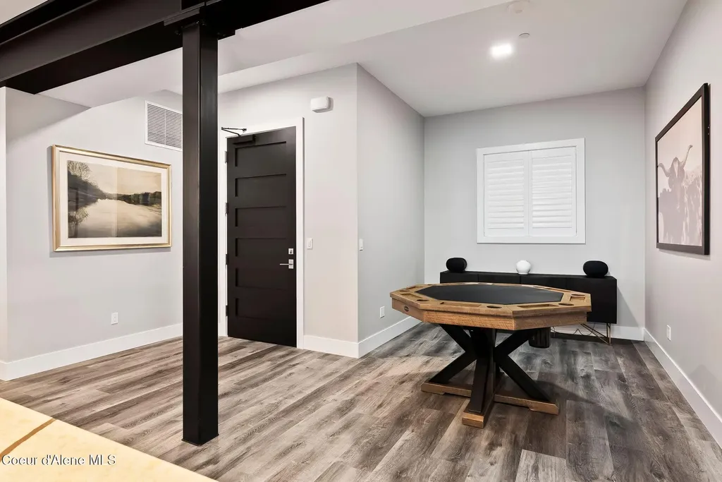 802 Sandpoint Avenue Sandpoint ID 83864