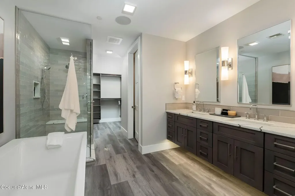 802 Sandpoint Avenue Sandpoint ID 83864
