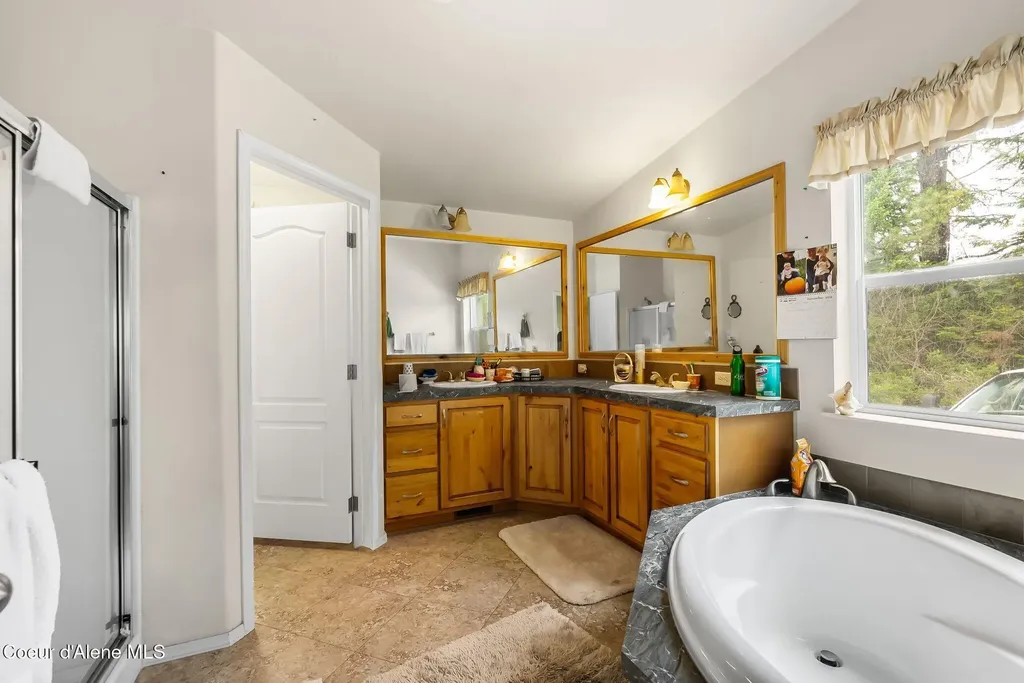 4304 S Elk Road Harrison ID 83833