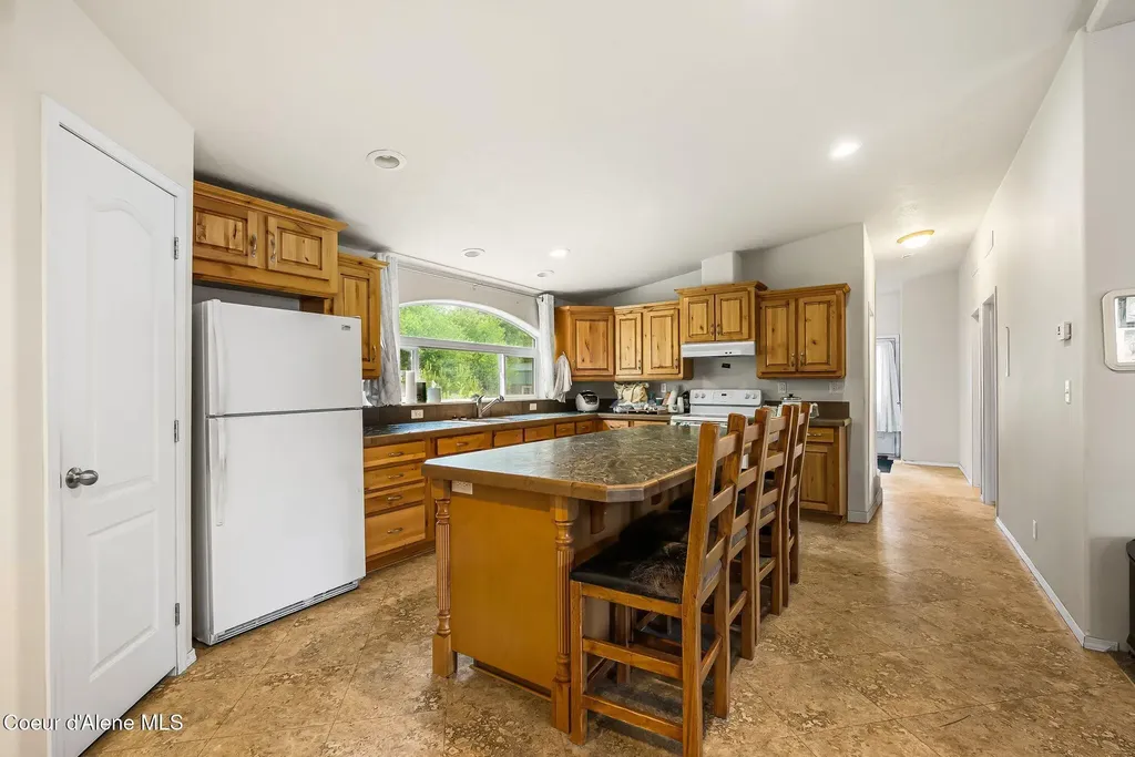 4304 S Elk Road Harrison ID 83833
