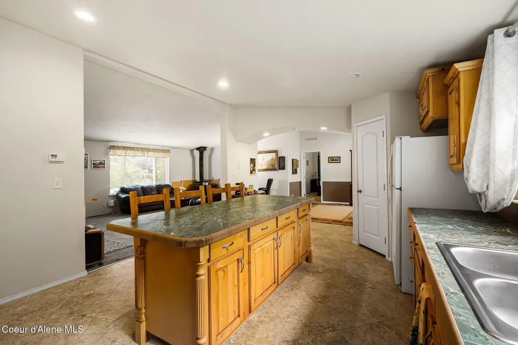 4304 S Elk Road Harrison ID 83833