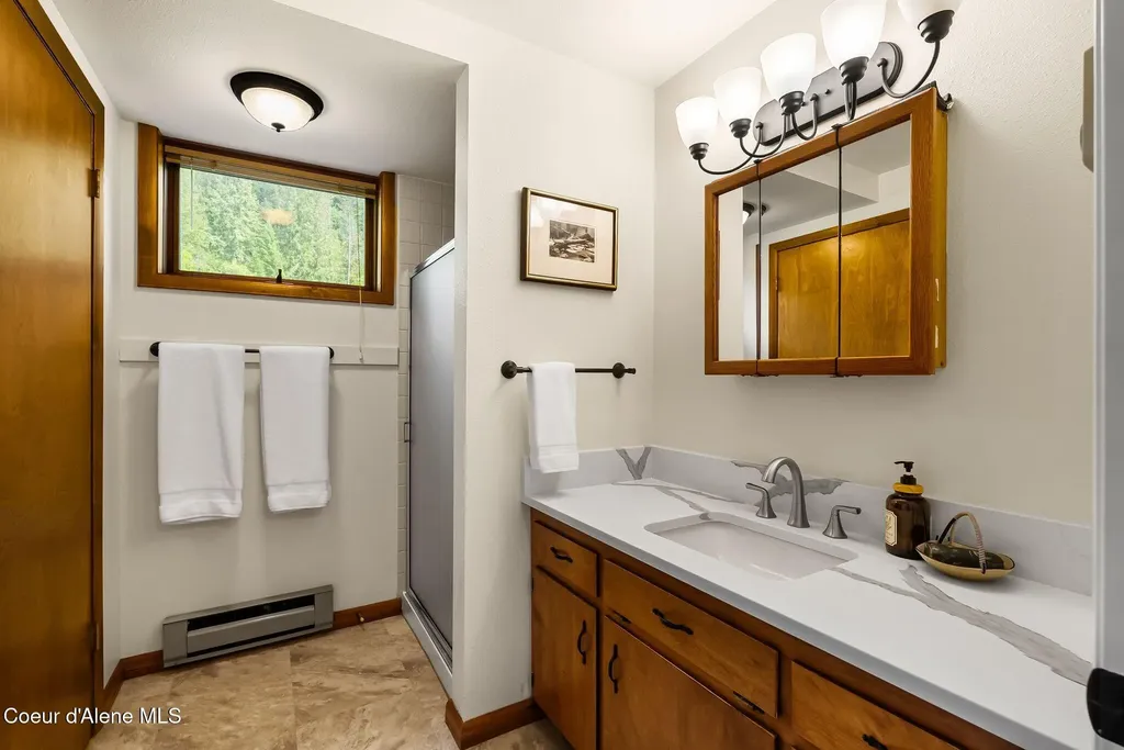 74 Eureka Road Sagle ID 83860