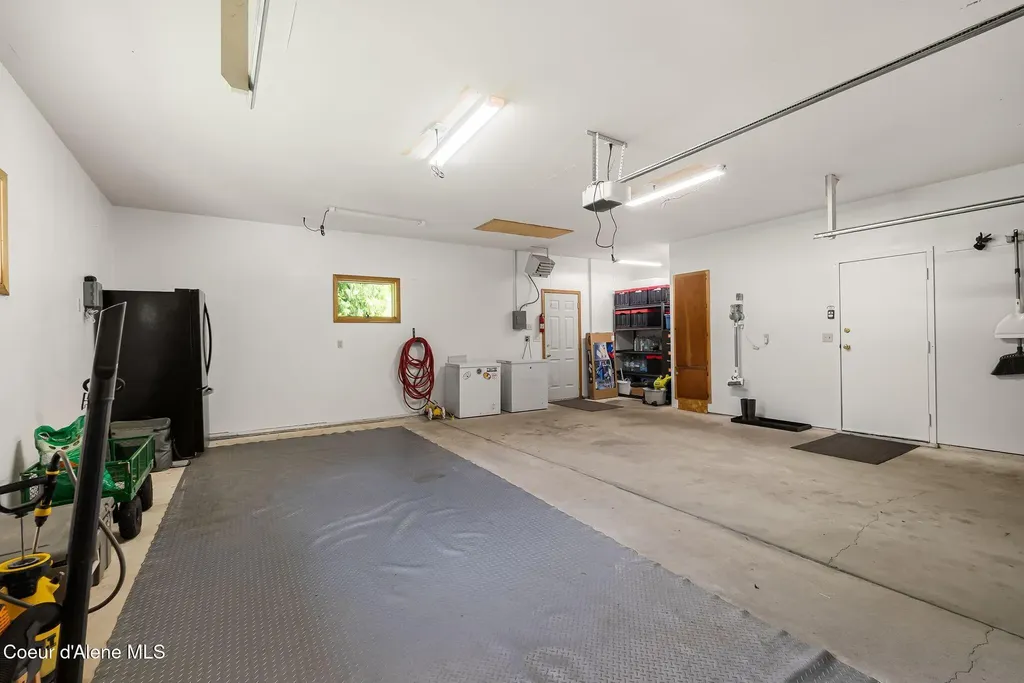 74 Eureka Road Sagle ID 83860