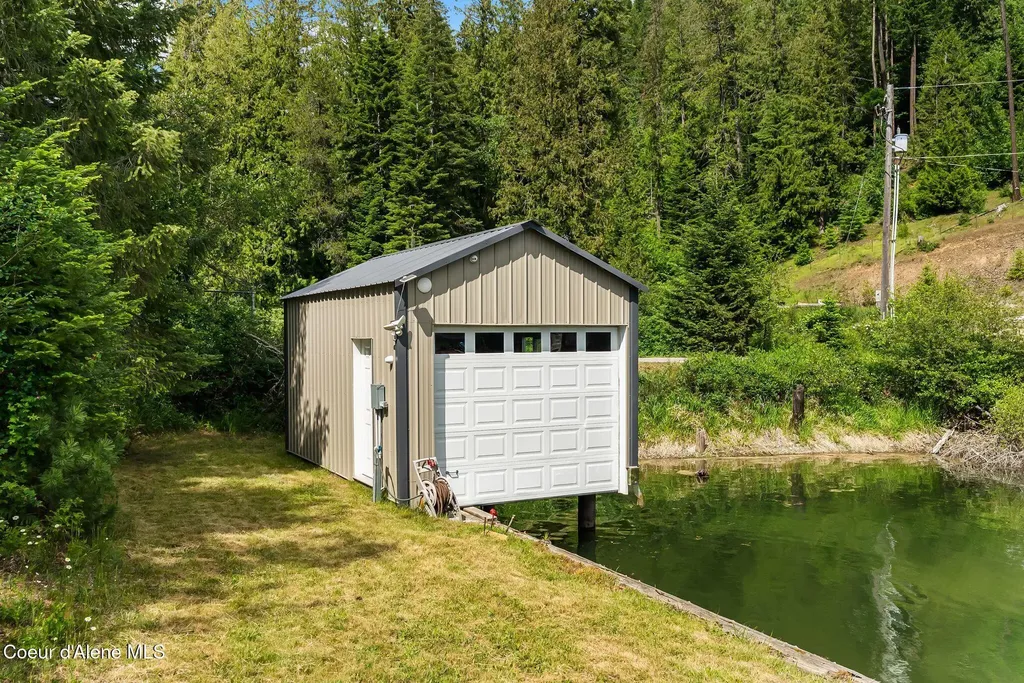 74 Eureka Road Sagle ID 83860