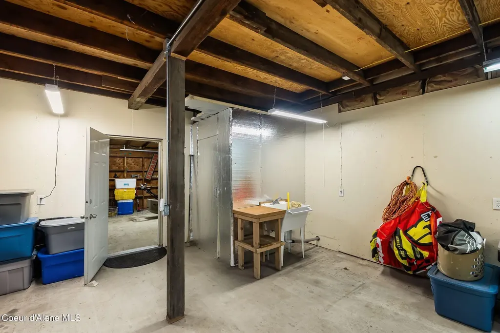 74 Eureka Road Sagle ID 83860