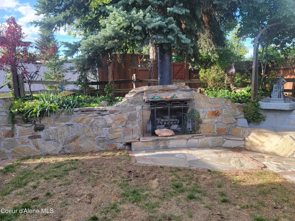 310 W 13th Avenue Post Falls ID 83854