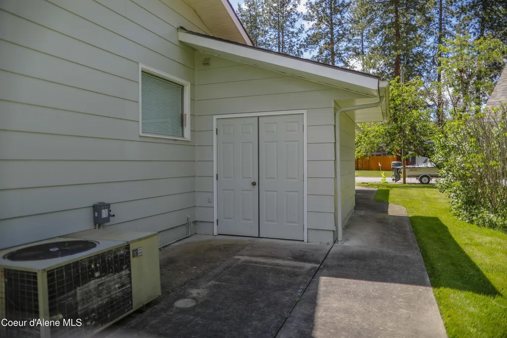 301 Woodland Drive Pinehurst ID 83850