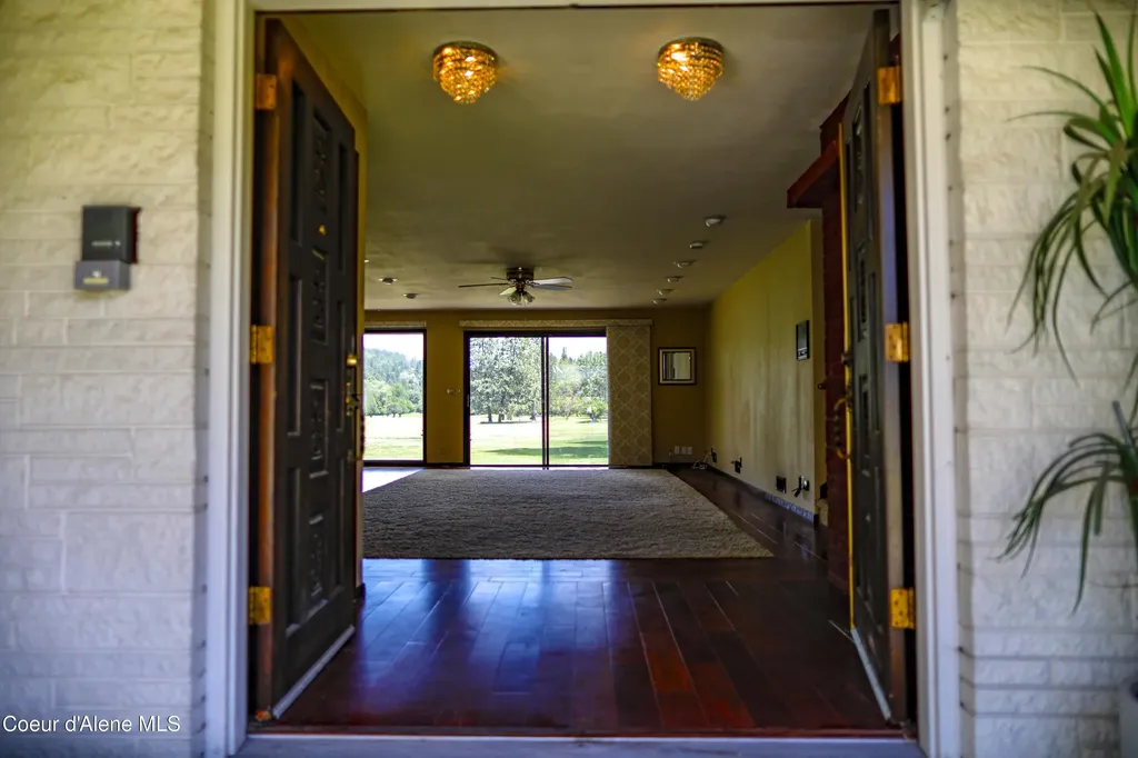 301 Woodland Drive Pinehurst ID 83850