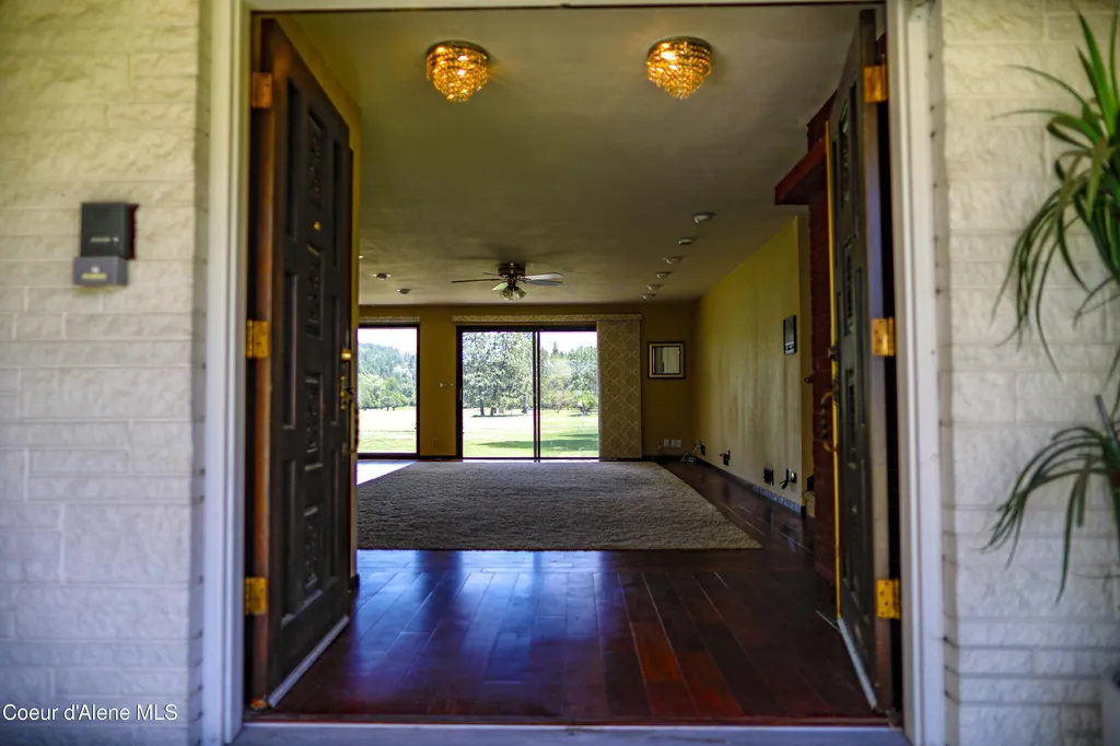 301 Woodland Drive Pinehurst ID 83850