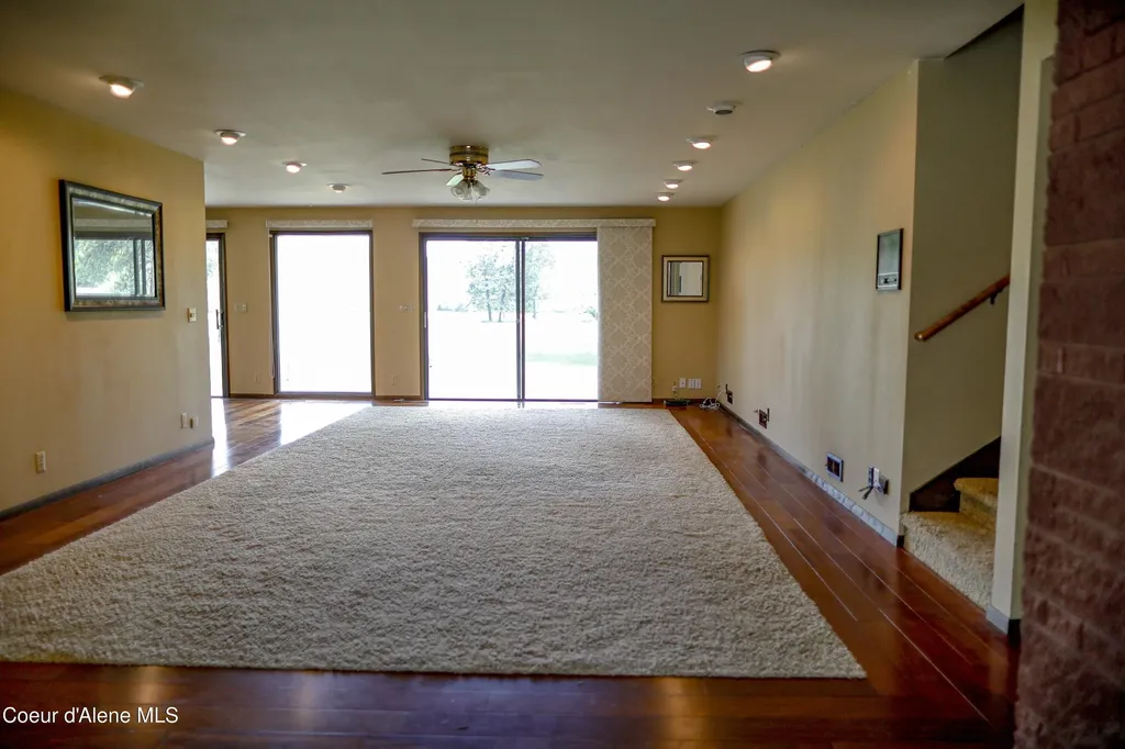 301 Woodland Drive Pinehurst ID 83850