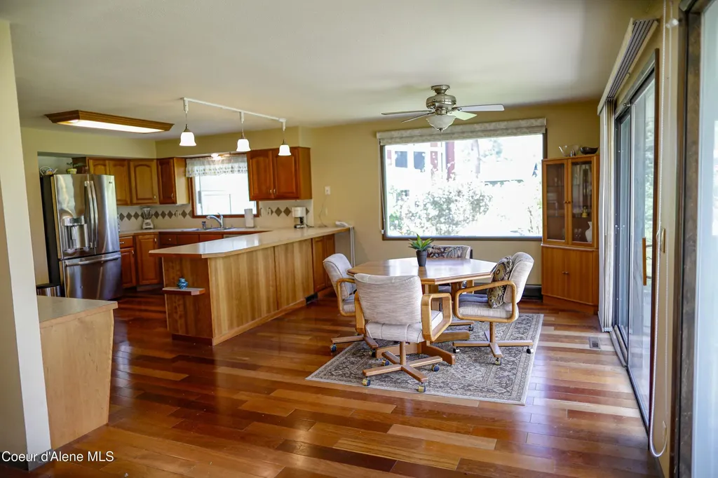 301 Woodland Drive Pinehurst ID 83850