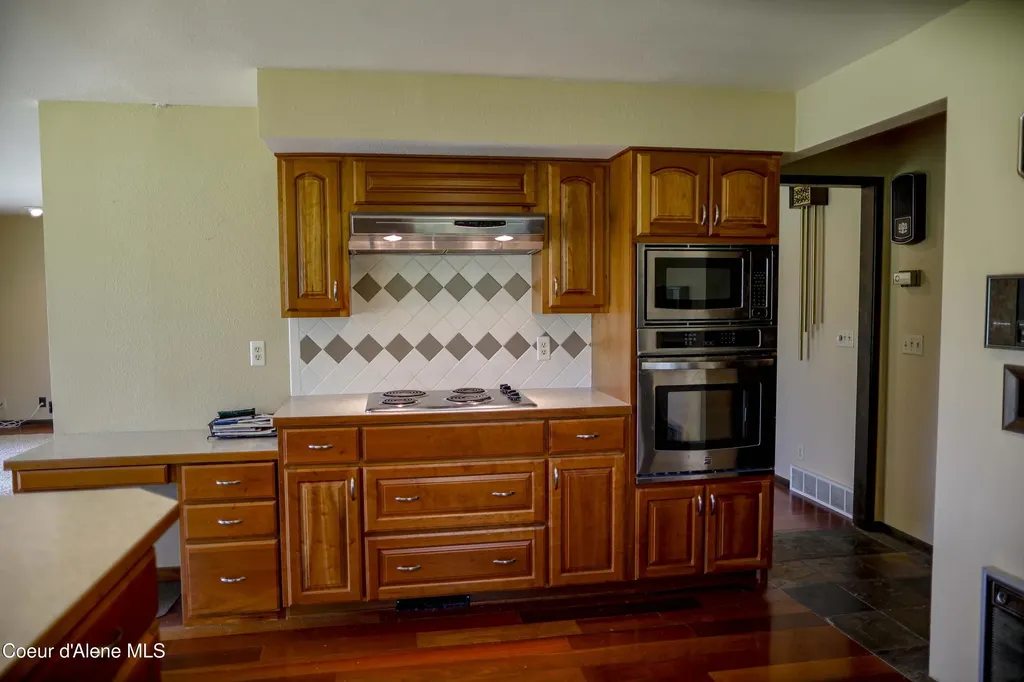 301 Woodland Drive Pinehurst ID 83850
