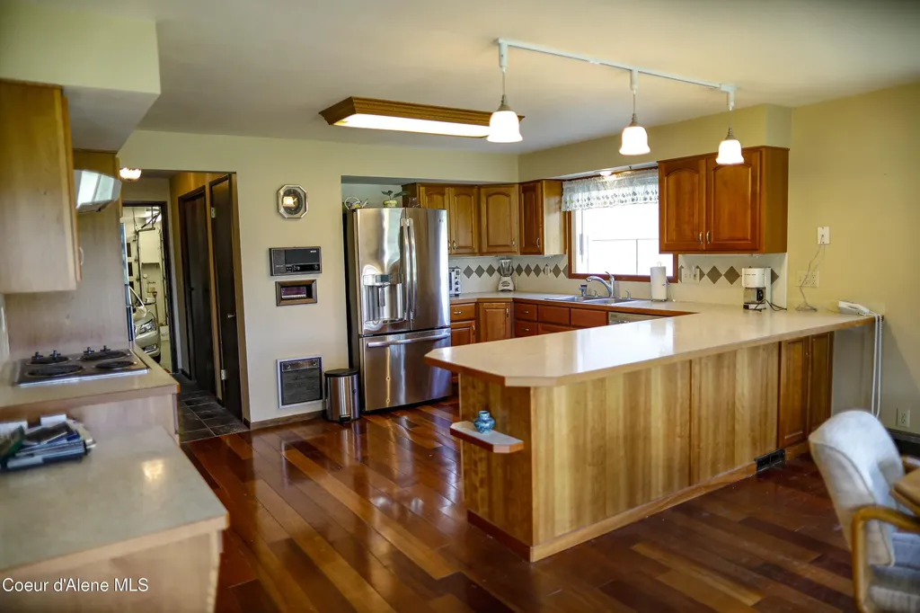 301 Woodland Drive Pinehurst ID 83850