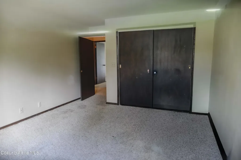 301 Woodland Drive Pinehurst ID 83850